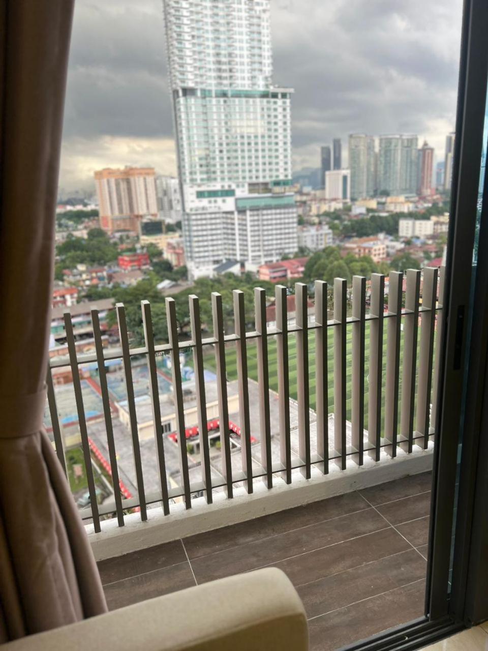 Apartamento The Colony Klcc View By Nzv Kuala Lumpur Exterior foto