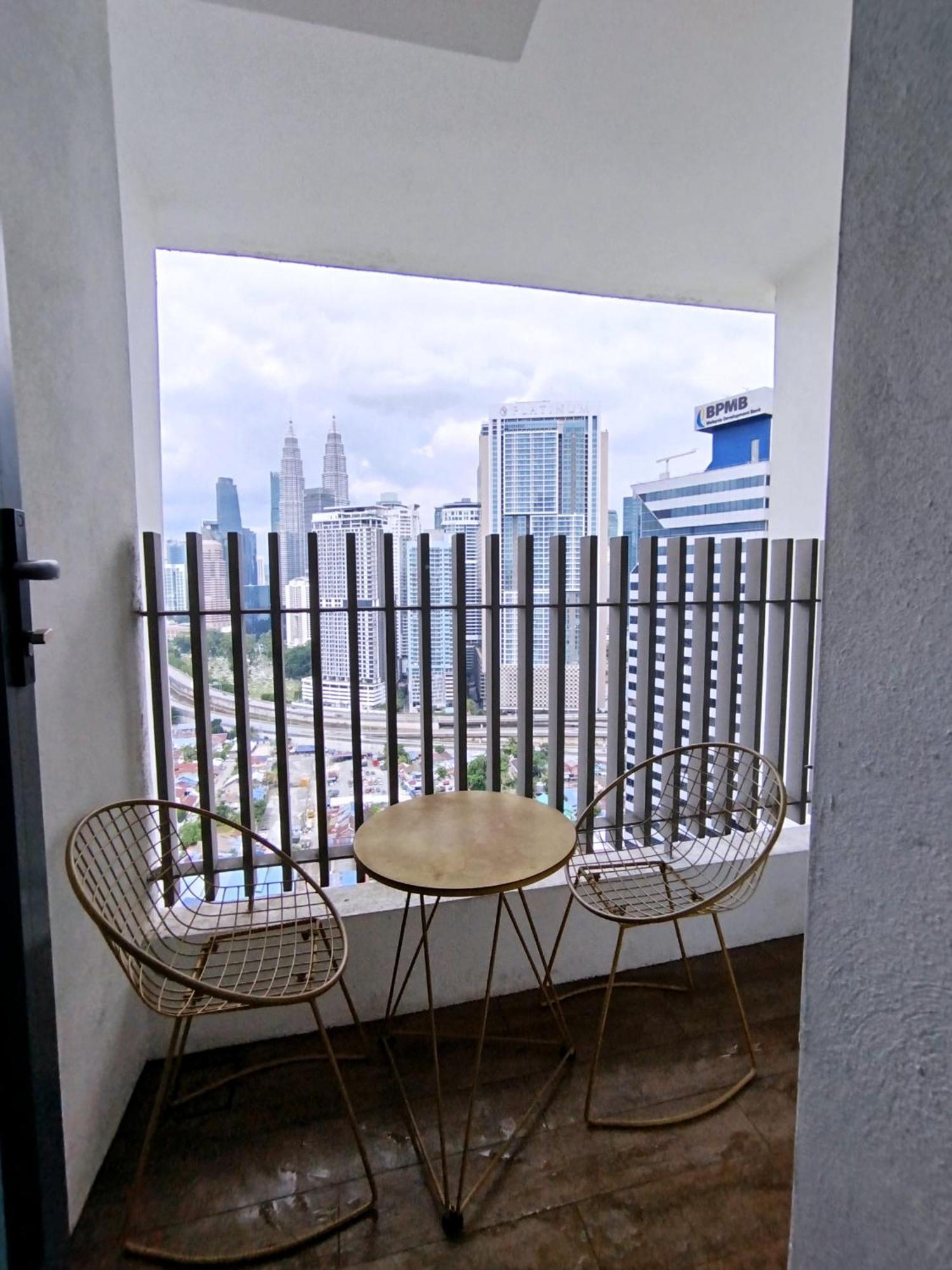 Apartamento The Colony Klcc View By Nzv Kuala Lumpur Exterior foto